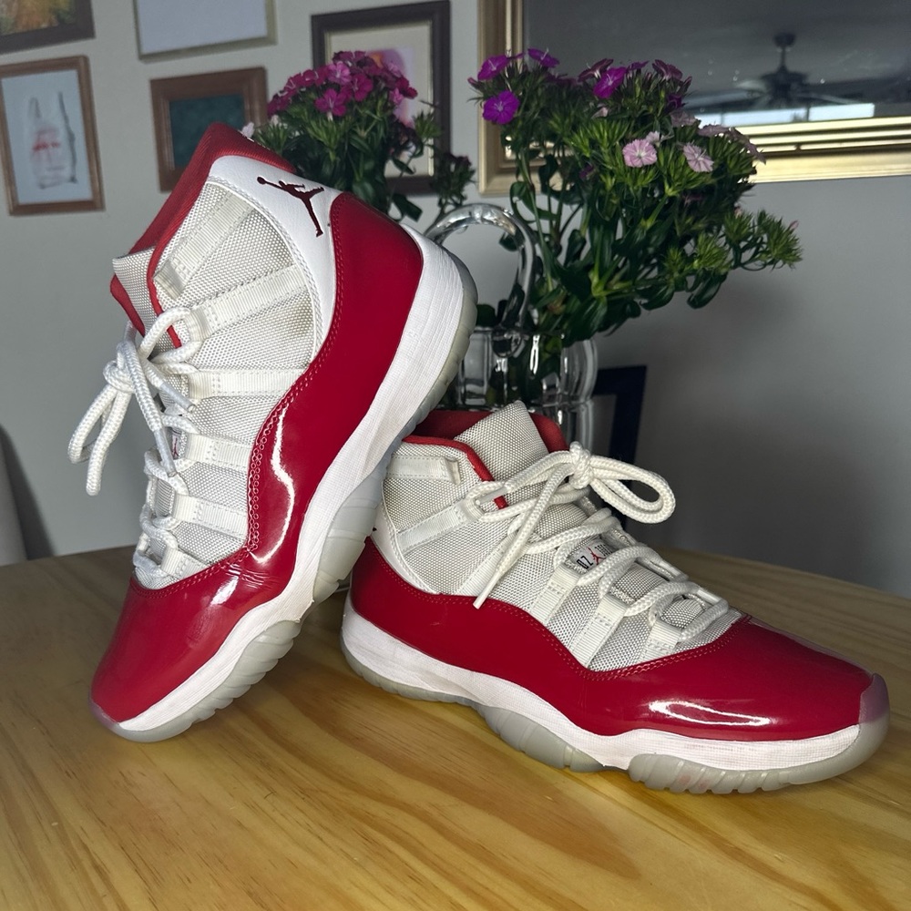 Nike Air Jordan 11 Retro Cherry Red Men Size 9 CT8012-116